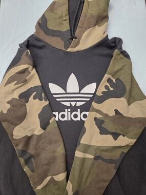 Adidas Trefoil Hoodie - XL Black with Camo Sleeves